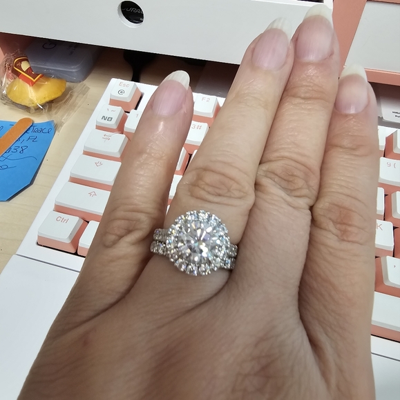 Doveggs Moissanite Wedding set 3 CT center stone , 10KT WG - Picture 4 of 5